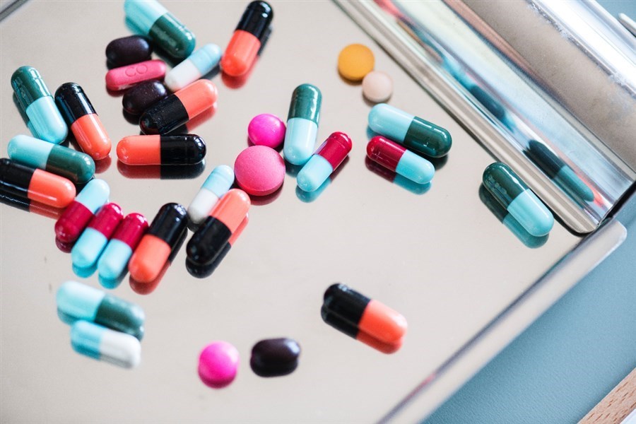 Bericht  Minister Kuipers praat over antibioticaresistentie: 'Wordt stille pandemie genoemd'  bekijken